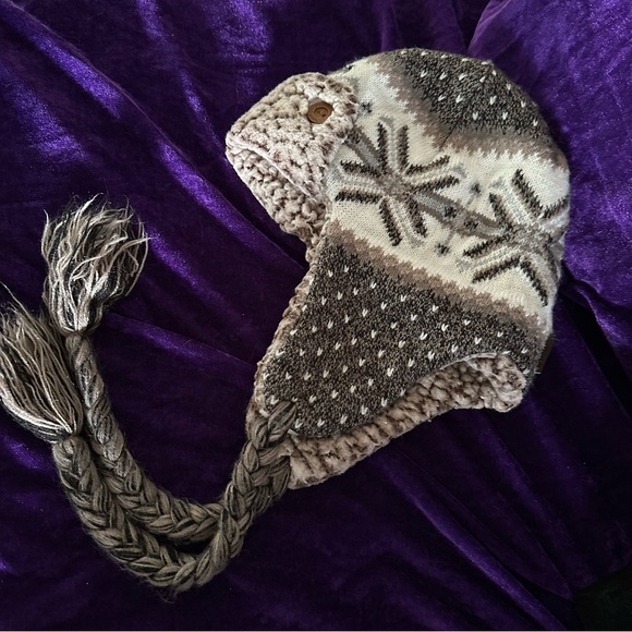Muk Luks Brown and Cream Knit Hat with Snowflake Design - Picture 1 of 10